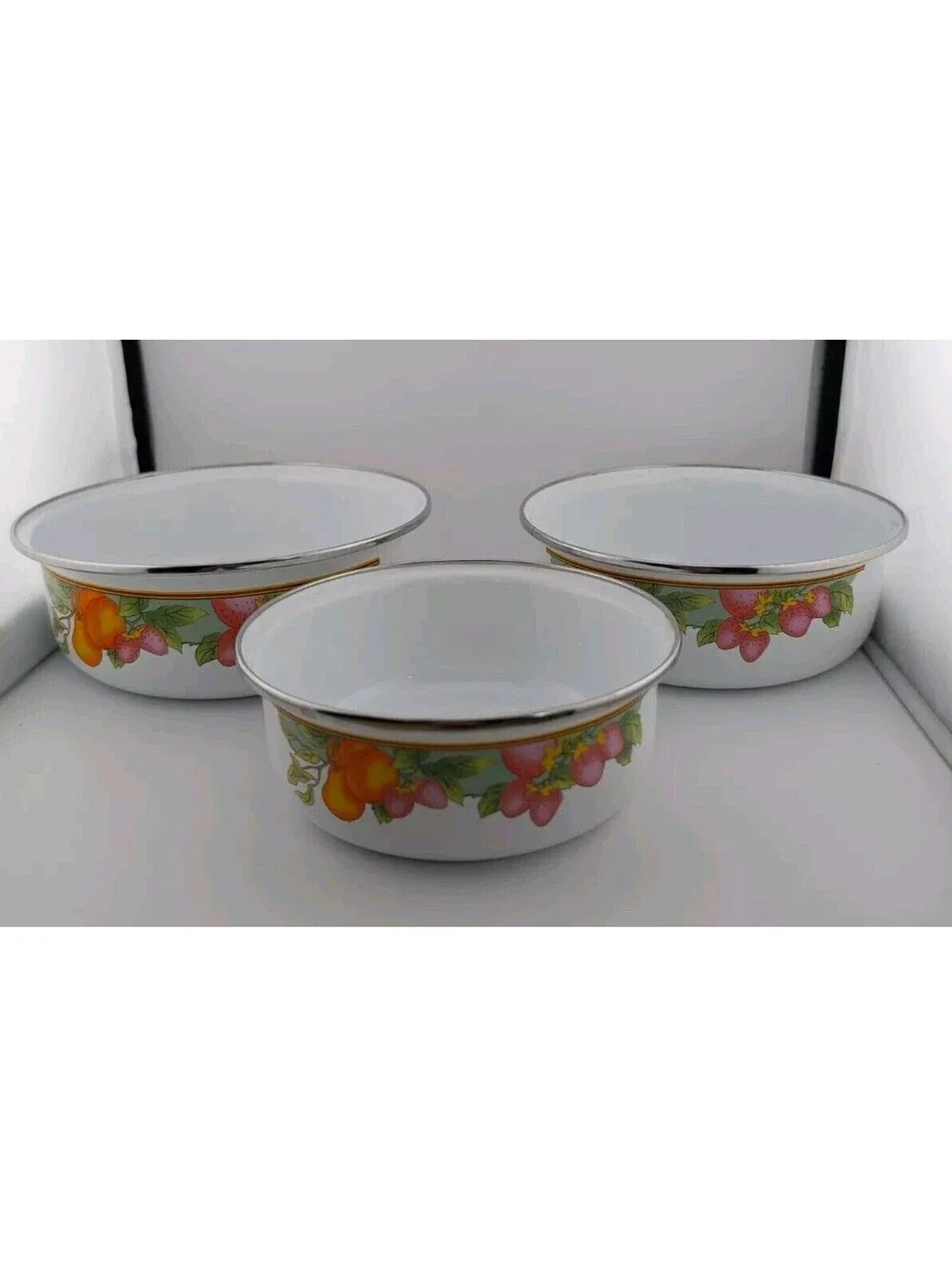 Vintage Metal Nesting Bowl Set Fruit Strawberries Peaches White Bowls